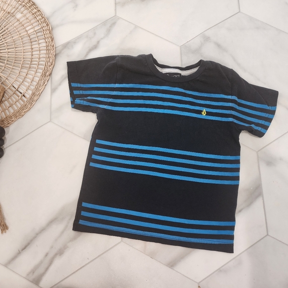 [ VOLCOM] little boys size Small, black and blue striped short sleeve t-shirt - Picture 4 of 11